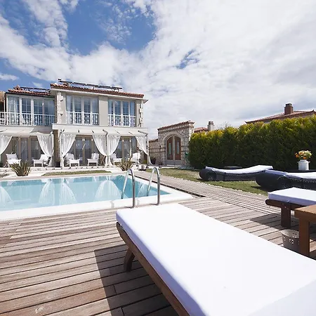 ベッド・アンド・ブレックファスト Sade 4*