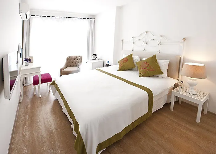 Sade לינה וארוחת בוקר