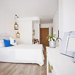 Sade Nocleg ze śniadaniem 4*