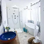 Nocleg ze śniadaniem Sade 4*