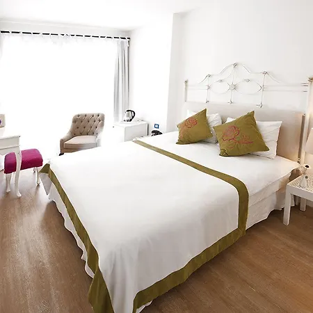 Sade Bed & Breakfast